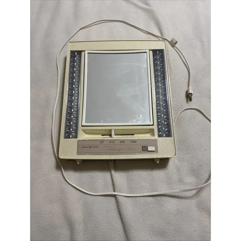 General Electric Lighted Makeup Mirror Vanity Day Office Home Vintage 70s Tested